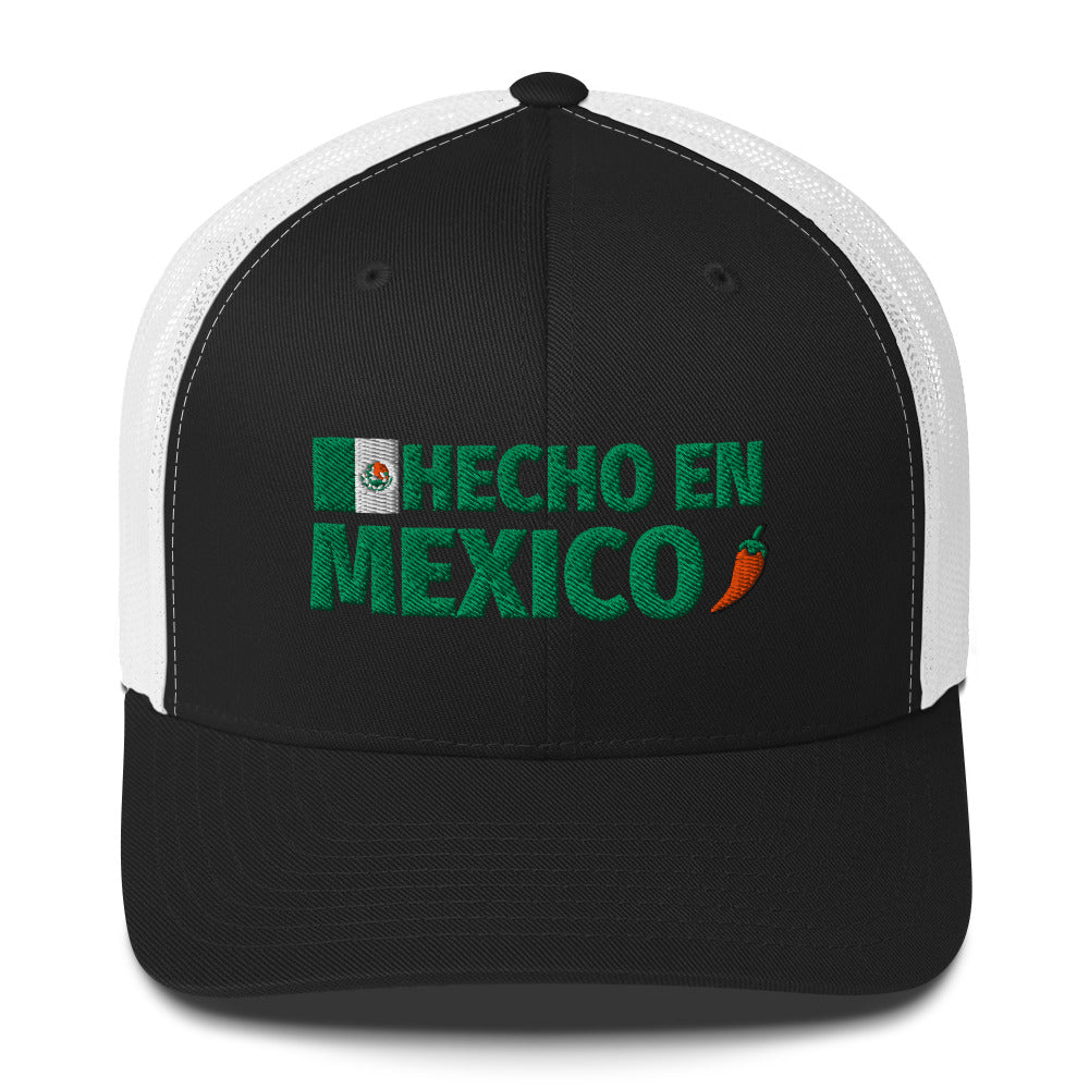 Gorra bordada con el texto “100% Mexicana”, diseño con orgullo nacional y esencia mexicana.