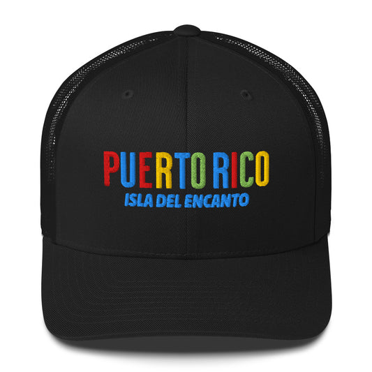 Gorra bordada con el texto “Isla del Encanto”, diseño cultural boricua lleno de alegría y sazón.
