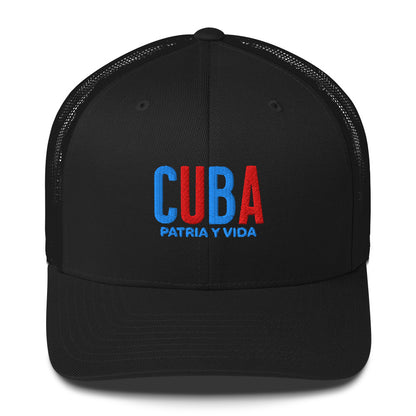 Gorra bordada con frase “Patria y Vida”, diseño con fuerza cultural cubana.