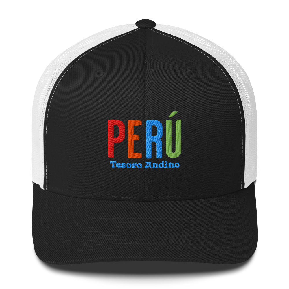 Gorra bordada con el texto “Tesoro Andino”, diseño cultural andino con esencia peruana.