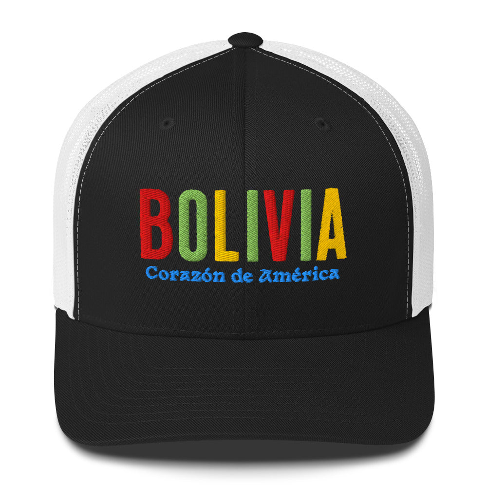 Gorra bordada con frase “Corazón de América”, diseño cultural boliviano con raíces andinas.