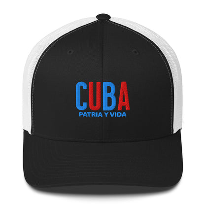 Gorra bordada con frase “Patria y Vida”, diseño con fuerza cultural cubana.