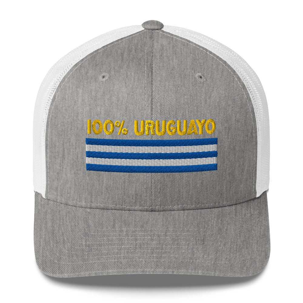 Gorra bordada con el texto “100% Uruguaya”, diseño cultural con esencia uruguaya.