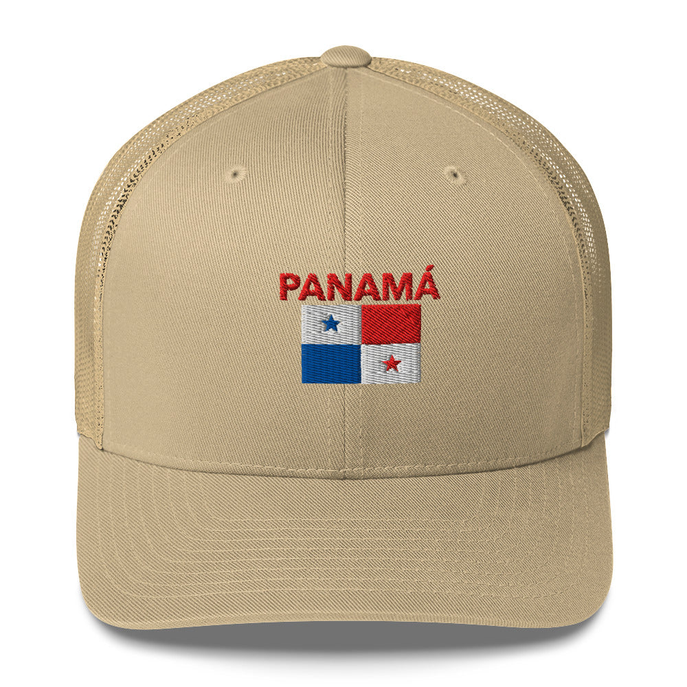 Gorra bordada con el texto “Panamá”, diseño sencillo con raíces panameñas.
