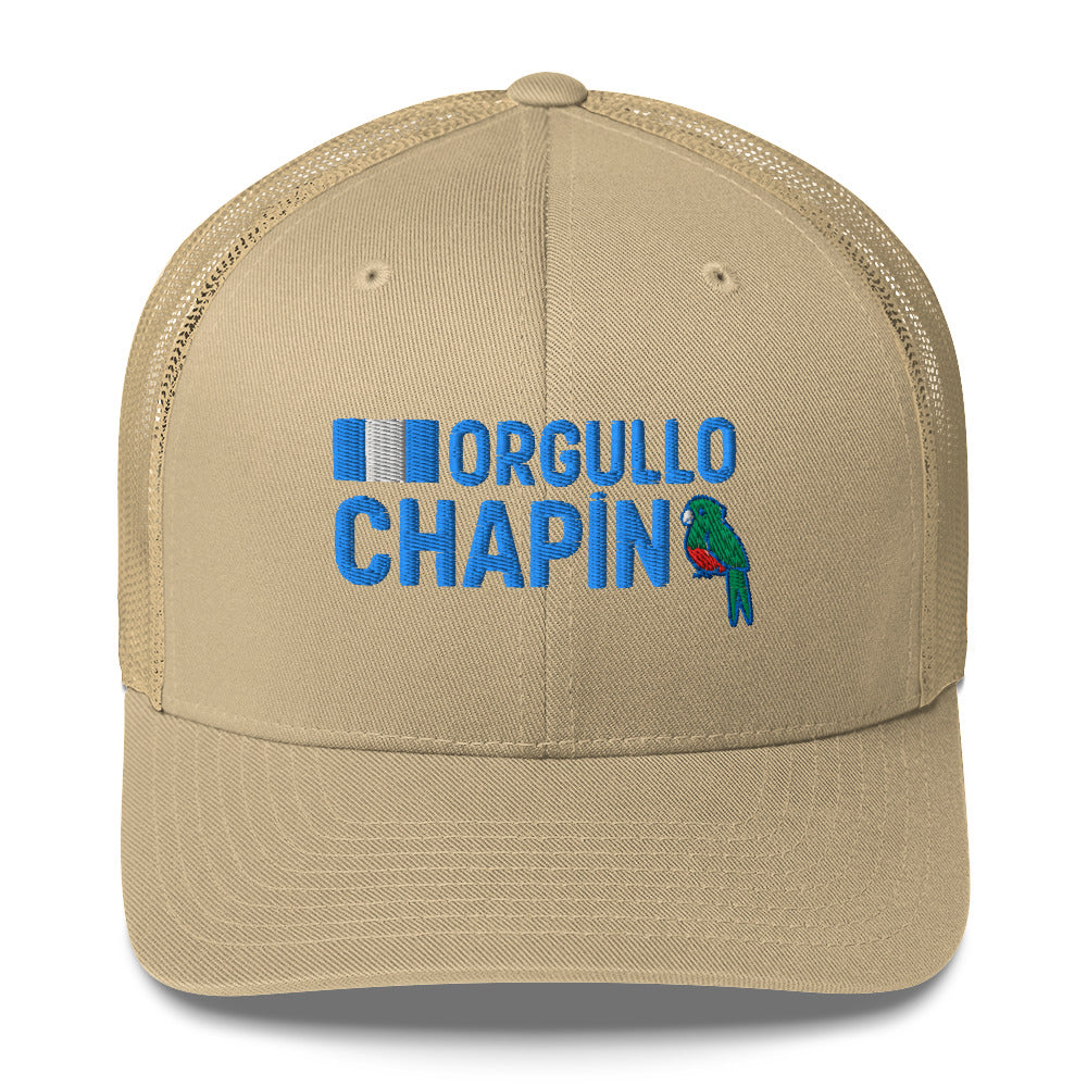 Gorra bordada con la frase “Orgullo Chapín”, inspiración guatemalteca con estilo firme.