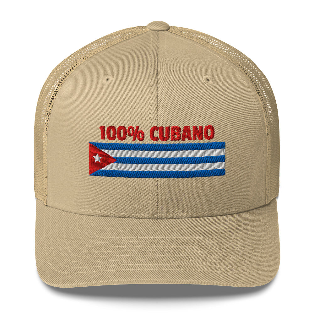 Gorra bordada con la frase “100% Cubano”, estilo cultural con esencia cubana.