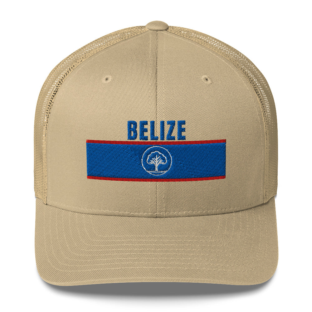 Gorra cafe con bordado “Belize” en azul y rojo, estilo trucker con inspiración centroamericana.