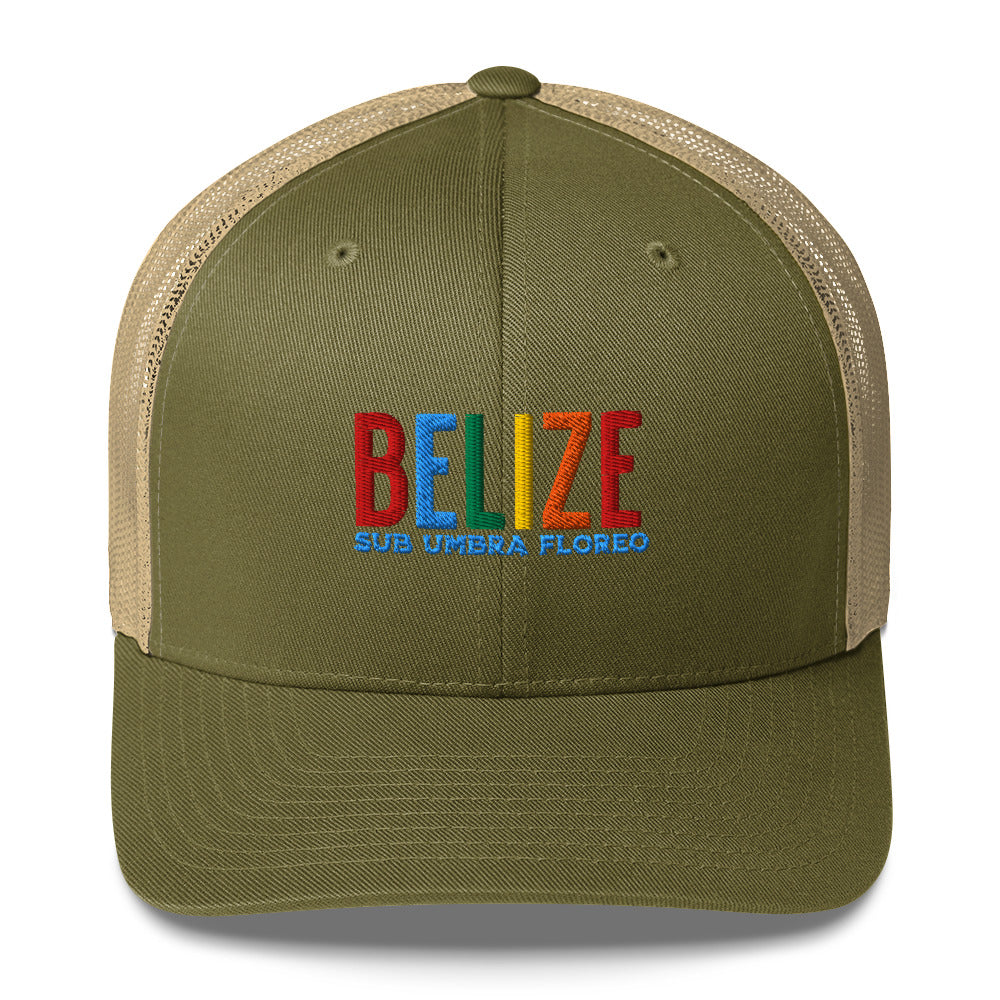 Gorra bordada con el lema “Sub Umbra Floreo”, diseño cultural caribeño con esencia beliceña.