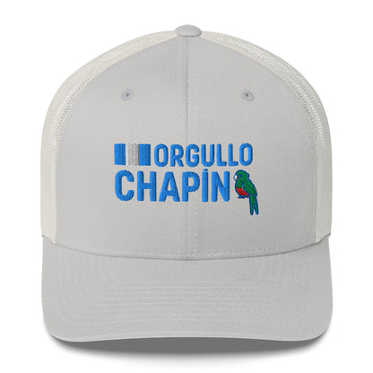 Gorra bordada con la frase “Orgullo Chapín”, inspiración guatemalteca con estilo firme.