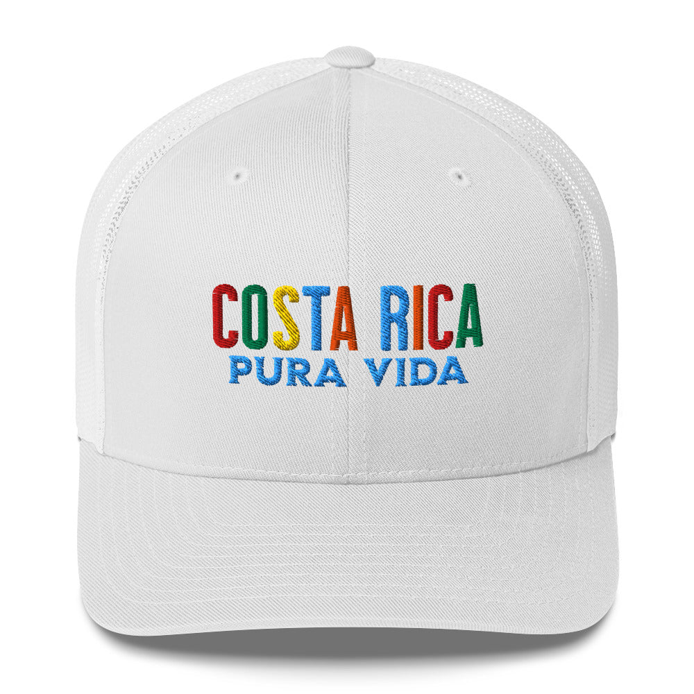 Gorra bordada con la frase “Pura Vida”, diseño con espíritu tico y esencia centroamericana.