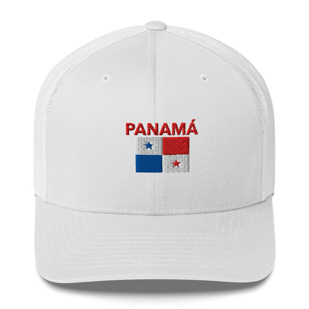 Gorra bordada con el texto “Panamá”, diseño sencillo con raíces panameñas.