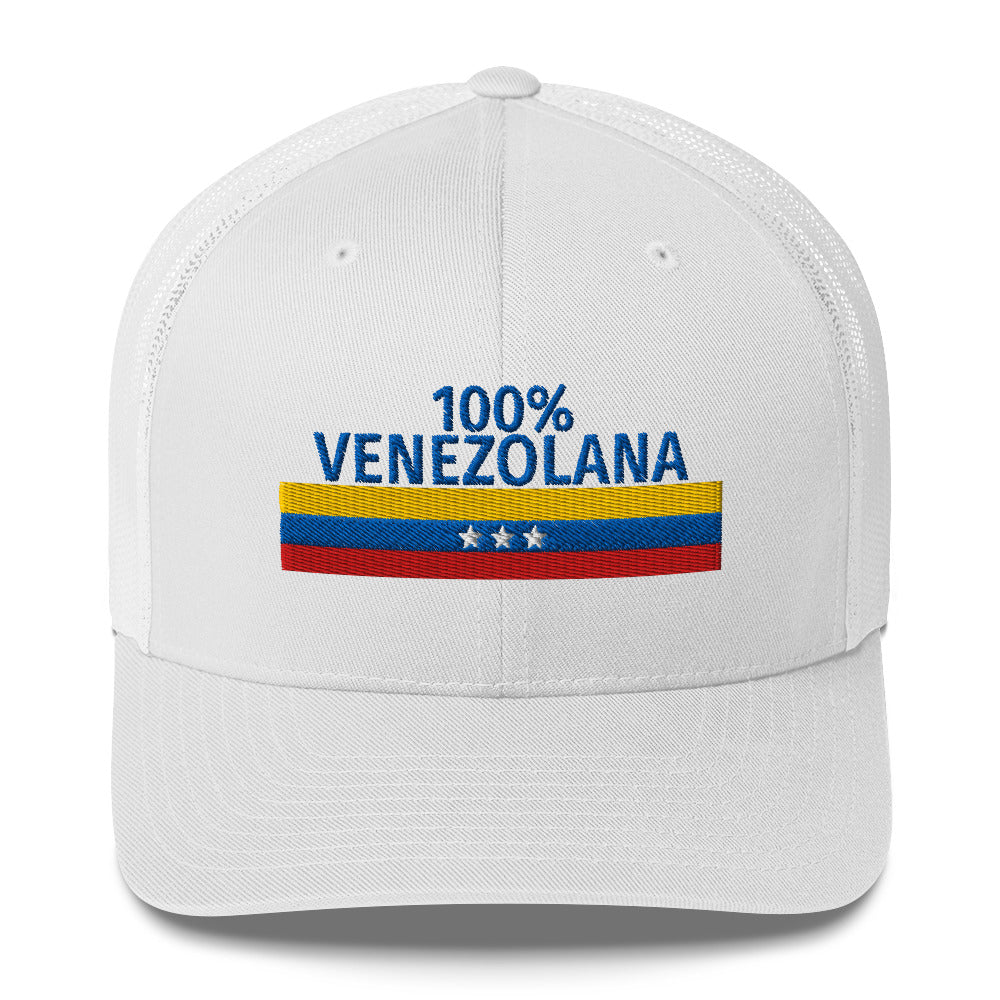 Gorra bordada con el texto “100% Venezolana”, diseño con orgullo venezolano.