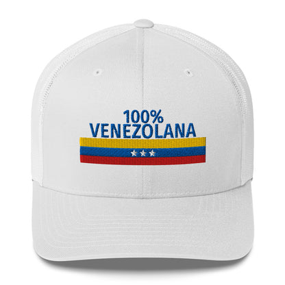 Gorra bordada con el texto “100% Venezolana”, diseño con orgullo venezolano.