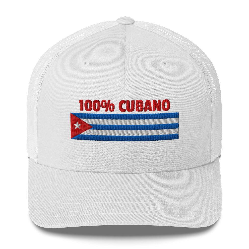 Gorra bordada con la frase “100% Cubano”, estilo cultural con esencia cubana.
