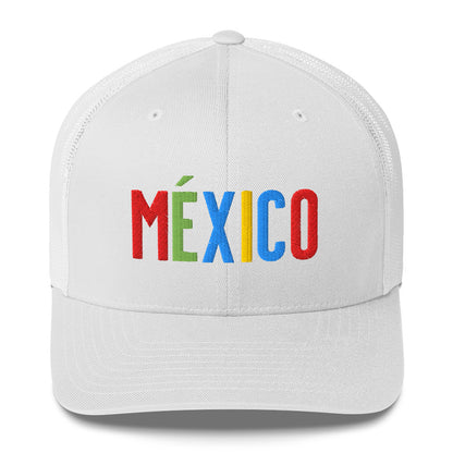 Gorra bordada con el texto “México”, diseño limpio y cultural. 