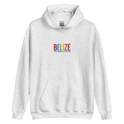 Hoodie bordado con la frase “Sub Umbra Floreo”, inspiración cultural de Belize.
