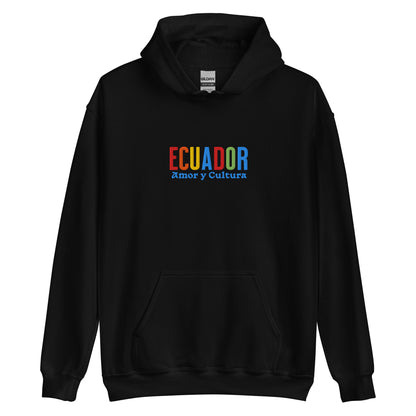 Hoodie bordado con la frase “Amor y Cultura”, inspiración cultural de Ecuador.