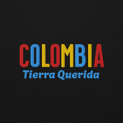 Bordado con la frase “Tierra Querida”, inspiración cultural de Colombia.