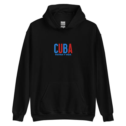 Hoodie bordado con la frase “Patria y Vida”, inspiración cultural de Cuba.