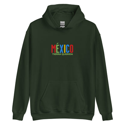 Hoodie bordado con la frase “Tierra Querida”, inspiración cultural de México.