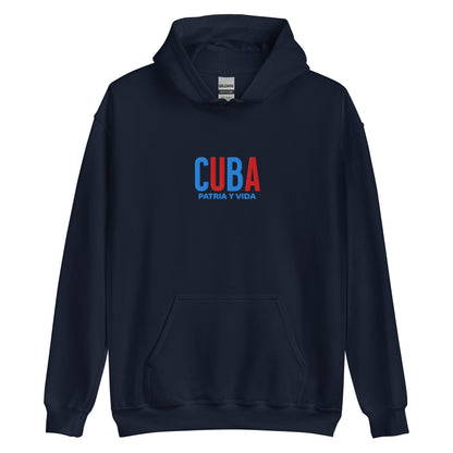 Hoodie bordado con la frase “Patria y Vida”, inspiración cultural de Cuba.
