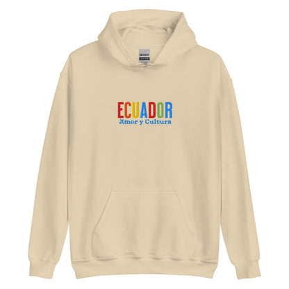 Hoodie bordado con la frase “Amor y Cultura”, inspiración cultural de Ecuador.