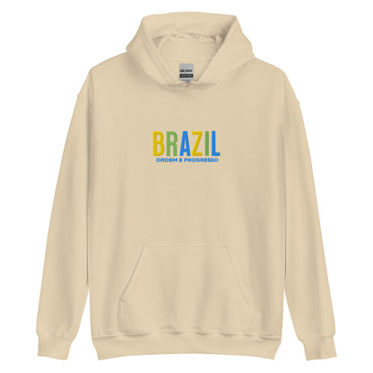 Hoodie bordado con la frase “Ordem e Progresso”, inspiración cultural de Brazil.