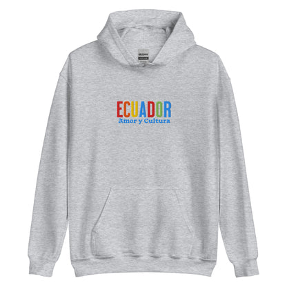 Hoodie bordado con la frase “Amor y Cultura”, inspiración cultural de Ecuador.