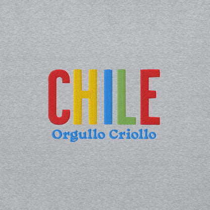 Bordado con la frase “Orgullo Criollo”, inspiración cultural de Chile.