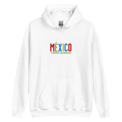 Hoodie bordado con la frase “Tierra Querida”, inspiración cultural de México.