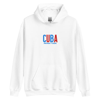 Hoodie bordado con la frase “Patria y Vida”, inspiración cultural de Cuba.