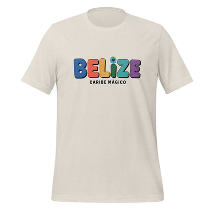 T-shirt con diseño colorido del país Belize con texto “Belize – Caribe Mágico”.