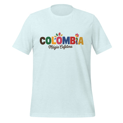 T-shirt con diseño colorido del país Colombia con texto “Colombia – Magia Cafetera”.