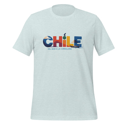 T-shirt con diseño colorido del país Chile con texto “Chile – Del Mar a la Cordillera”.