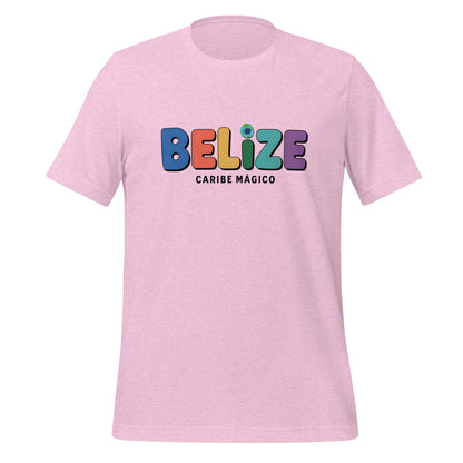 T-shirt con diseño colorido del país Belize con texto “Belize – Caribe Mágico”.