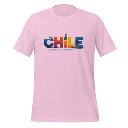 T-shirt con diseño colorido del país Chile con texto “Chile – Del Mar a la Cordillera”.